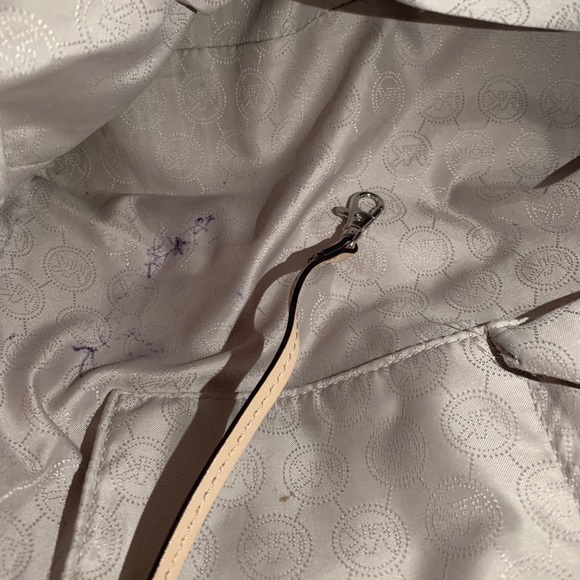 Michael kors purse - Picture 4 of 6